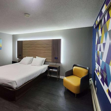 Super 8 By Wyndham Hayward Wi Motel Buitenkant foto