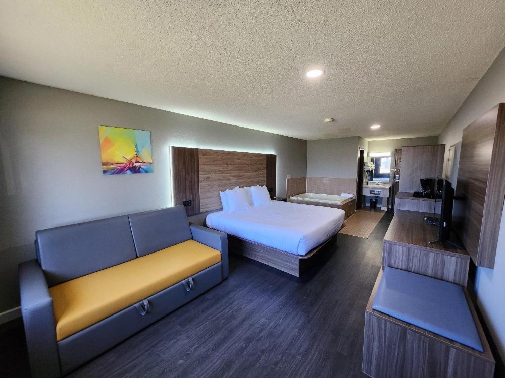 Super 8 By Wyndham Hayward Wi Motel Buitenkant foto