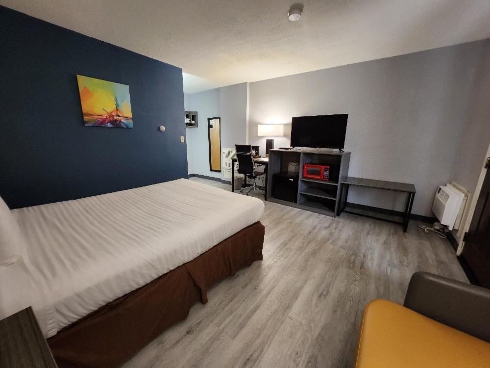 Super 8 By Wyndham Hayward Wi Motel Buitenkant foto