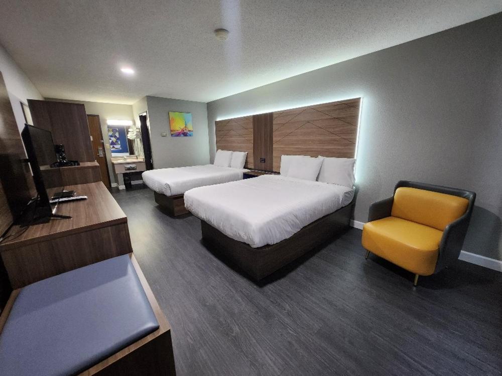 Super 8 By Wyndham Hayward Wi Motel Buitenkant foto