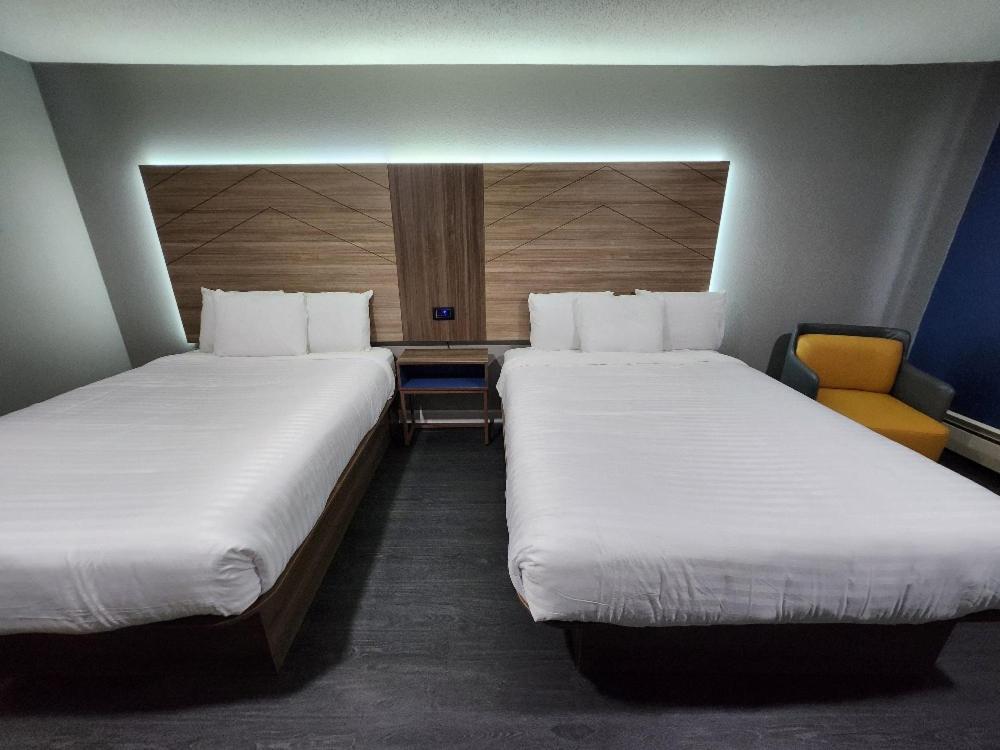 Super 8 By Wyndham Hayward Wi Motel Buitenkant foto