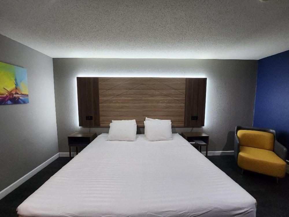 Super 8 By Wyndham Hayward Wi Motel Buitenkant foto