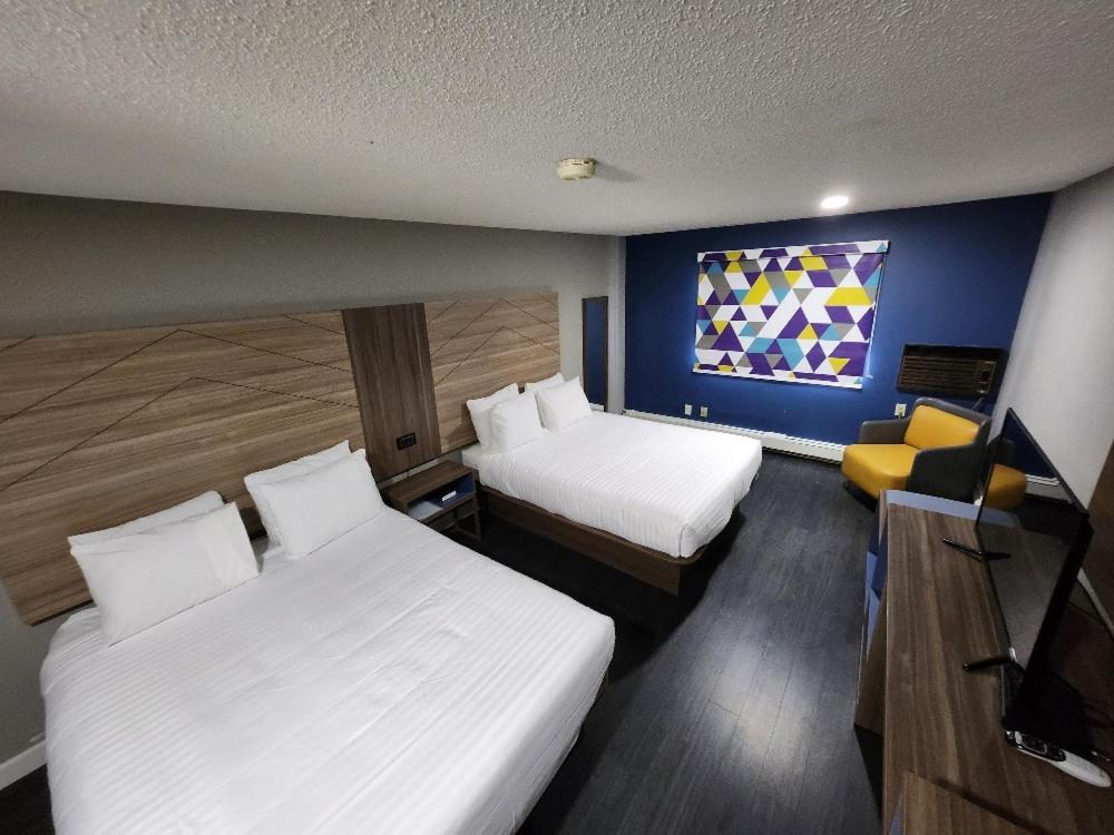Super 8 By Wyndham Hayward Wi Motel Buitenkant foto