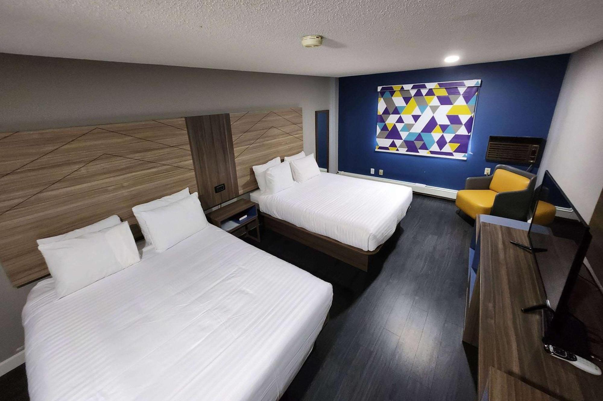 Super 8 By Wyndham Hayward Wi Motel Buitenkant foto