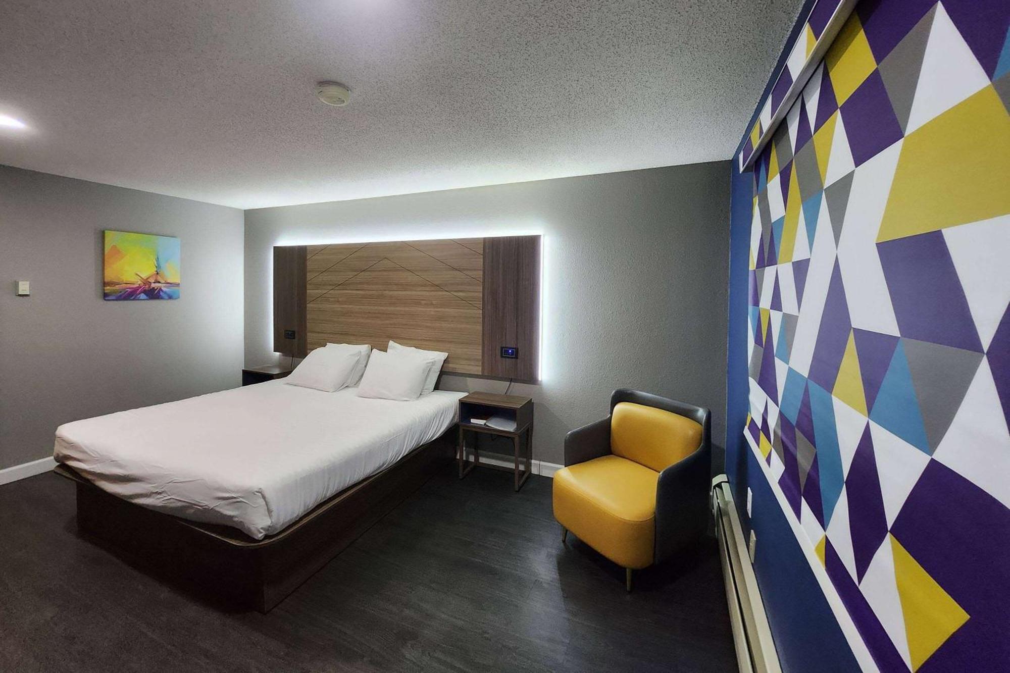 Super 8 By Wyndham Hayward Wi Motel Buitenkant foto
