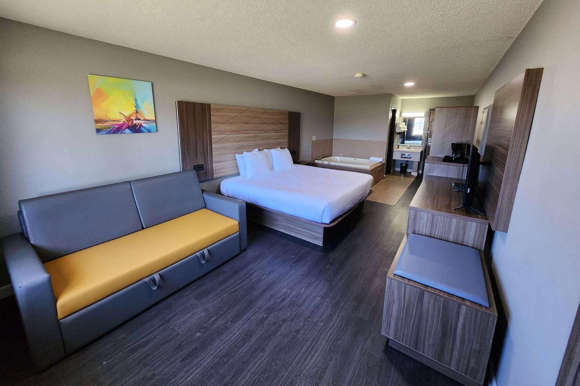 Super 8 By Wyndham Hayward Wi Motel Buitenkant foto
