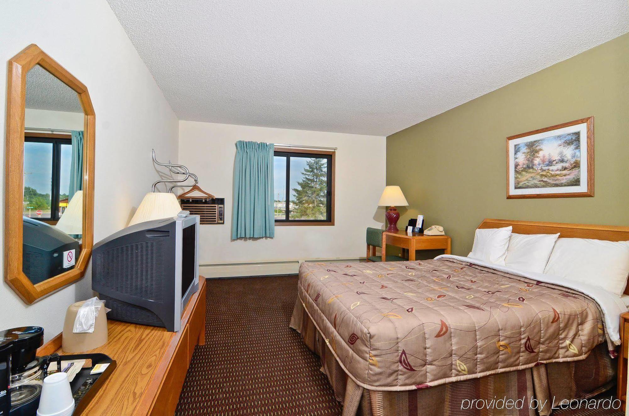 Super 8 By Wyndham Hayward Wi Motel Buitenkant foto