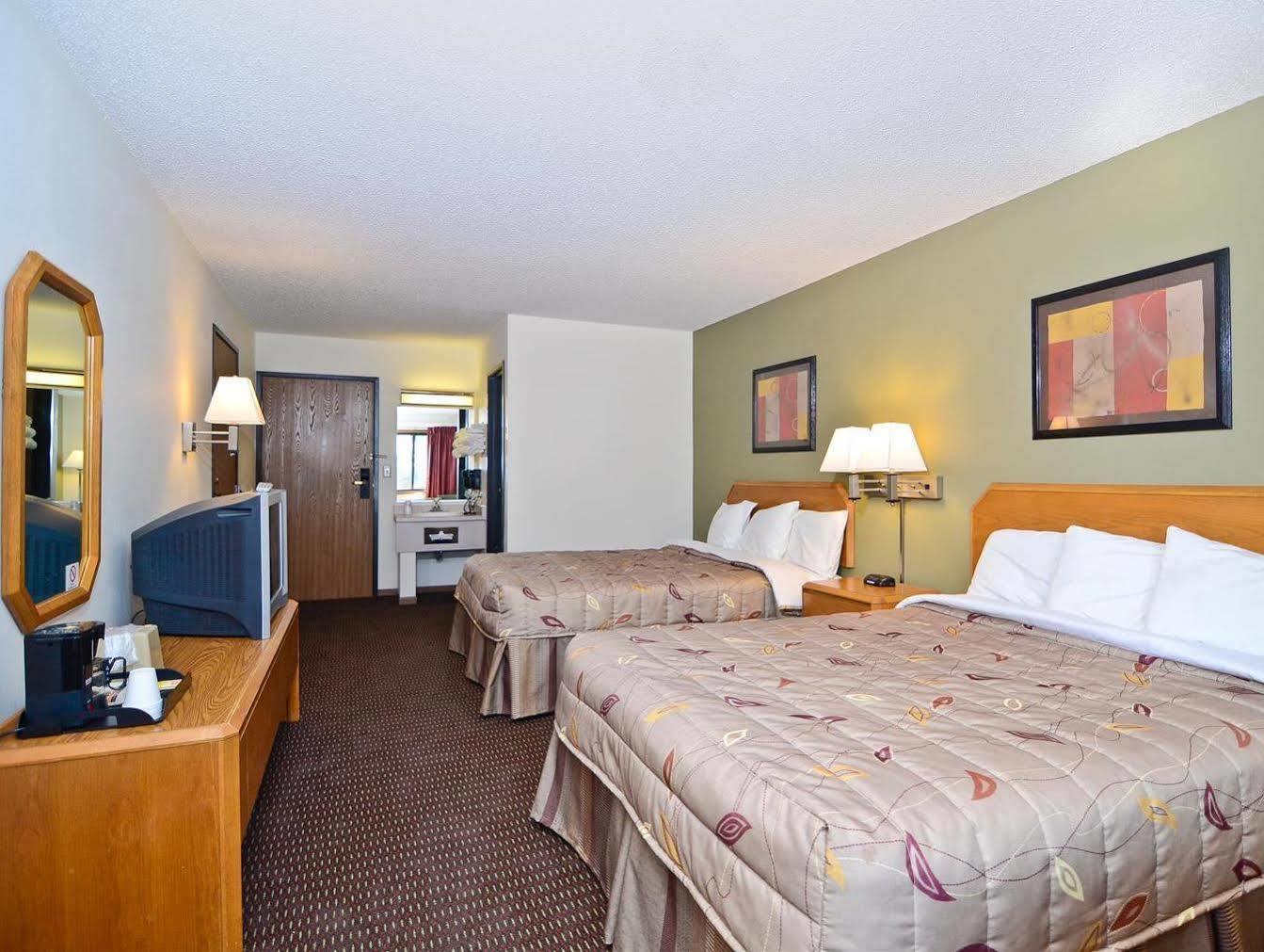 Super 8 By Wyndham Hayward Wi Motel Buitenkant foto